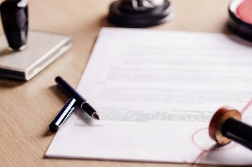 Suspension temporaire des limites de revenus pour les juges retraités rémunérés à la journée